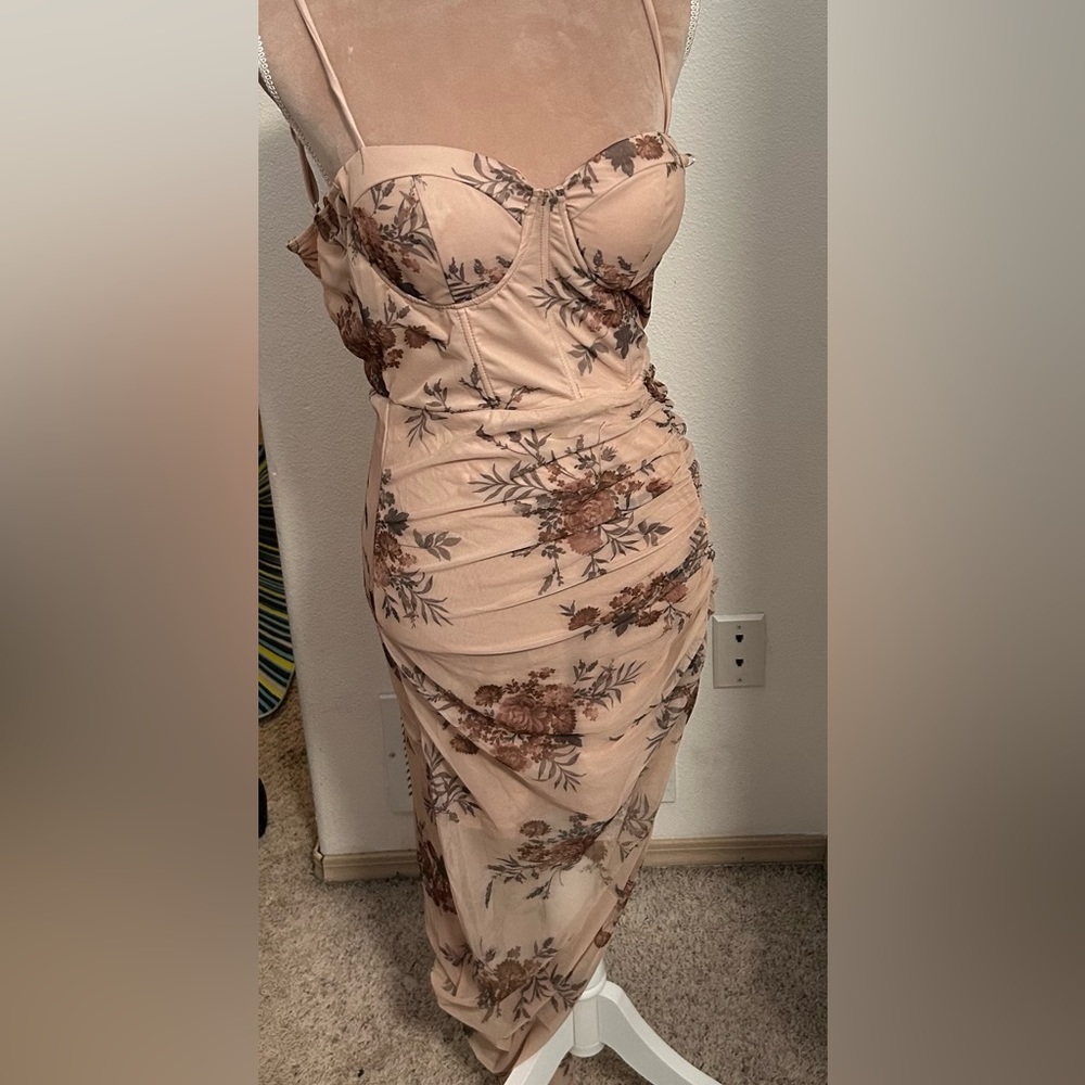 Lovesome dress size large 9/10 new